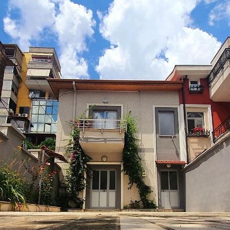A Cheerful Villa With Free Parking Space Tirana Buitenkant foto