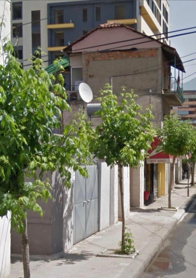 A Cheerful Villa With Free Parking Space Tirana Buitenkant foto